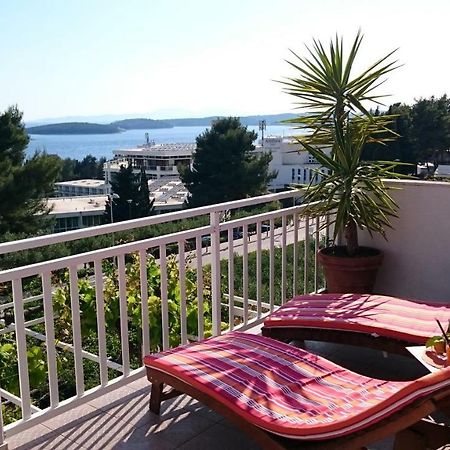 Apartments Mare Хвар Экстерьер фото