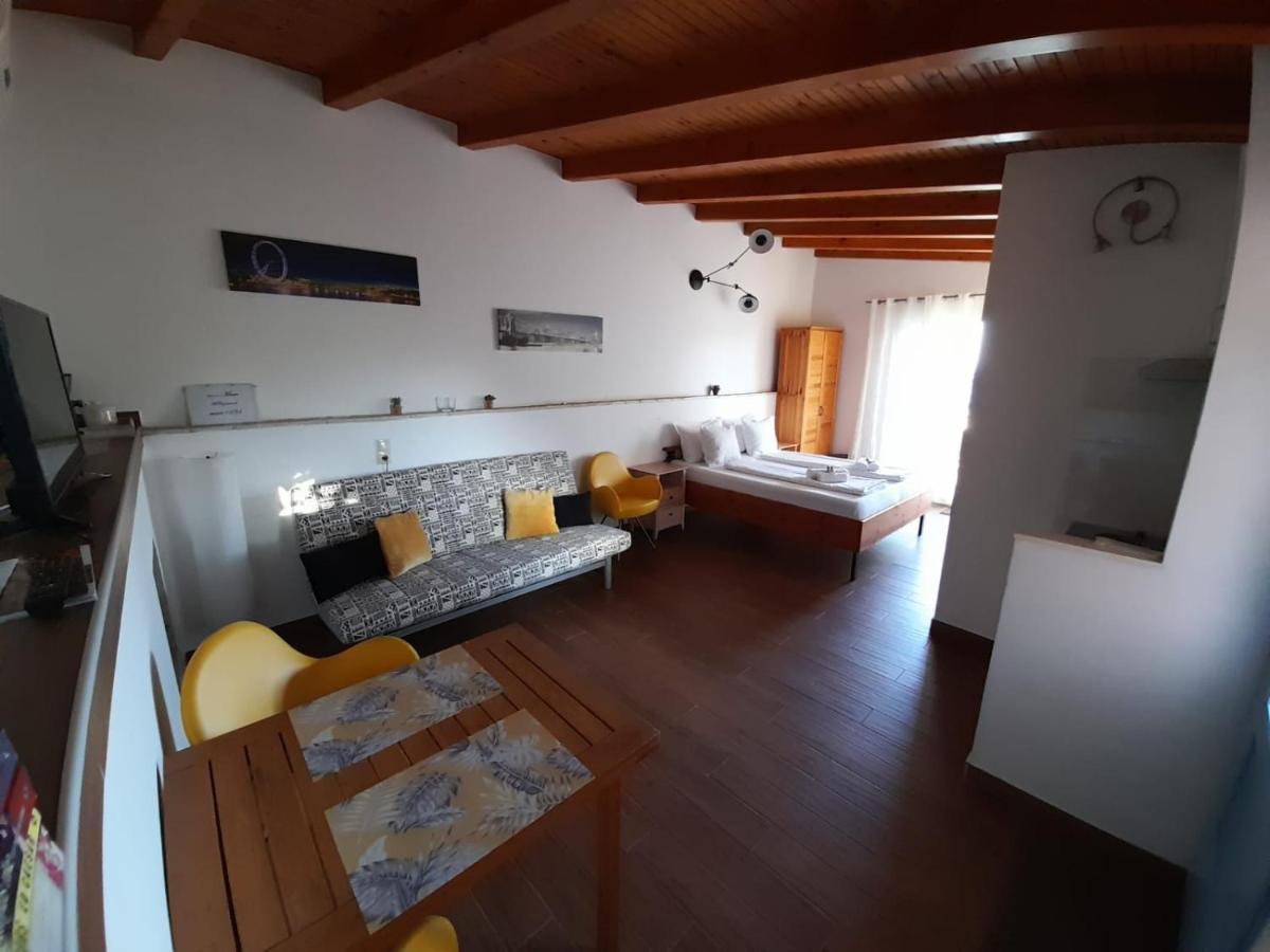 Apartments Mare Хвар Экстерьер фото