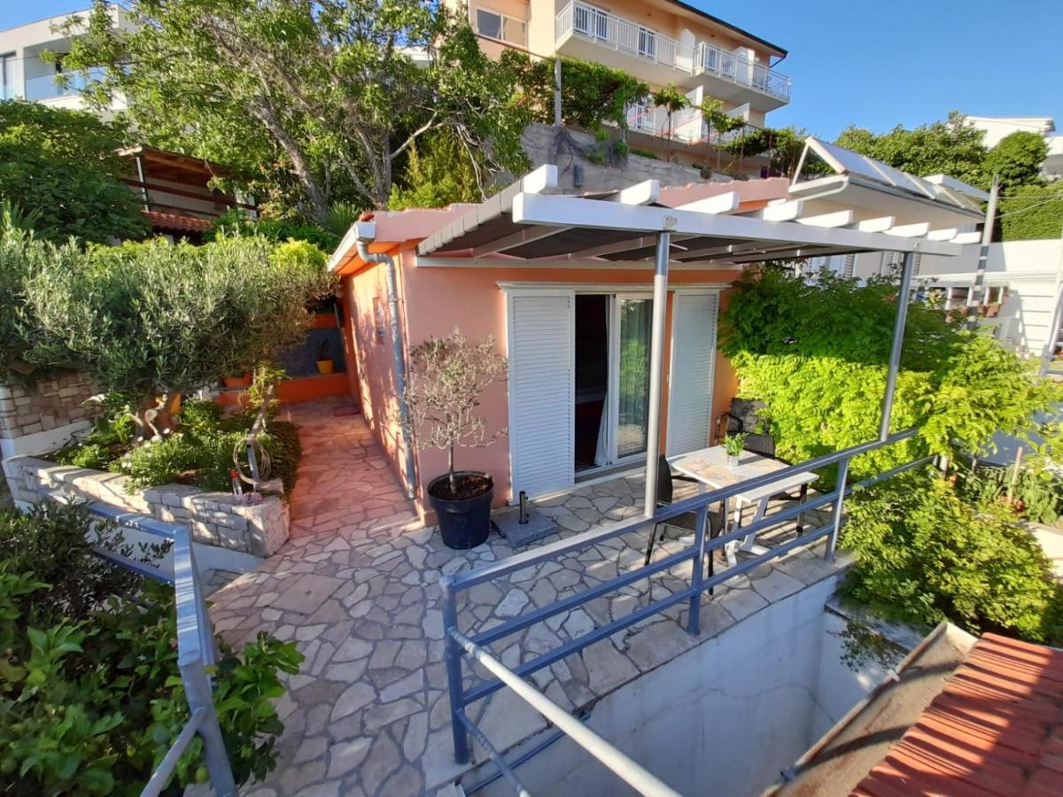 Apartments Mare Хвар Экстерьер фото