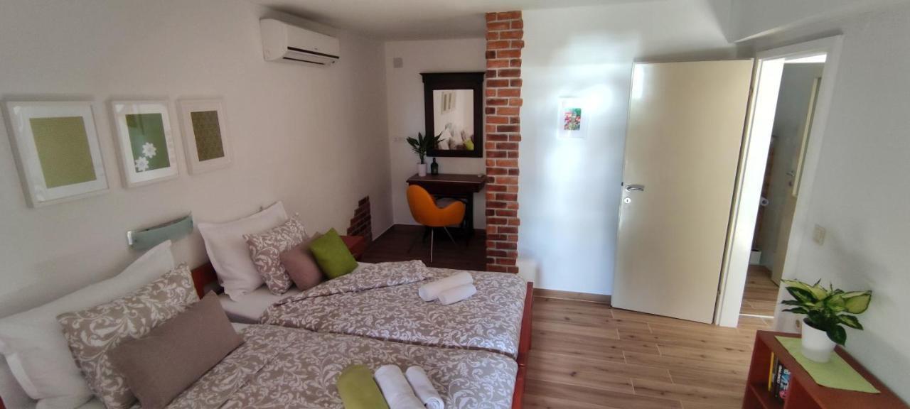 Apartments Mare Хвар Экстерьер фото