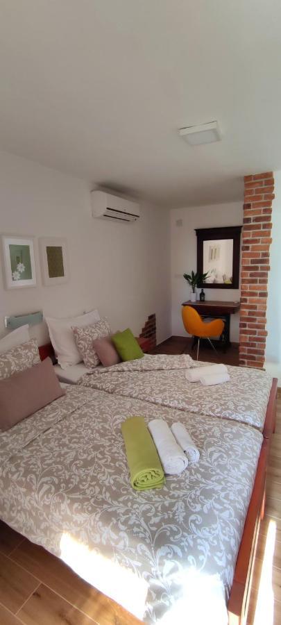 Apartments Mare Хвар Экстерьер фото