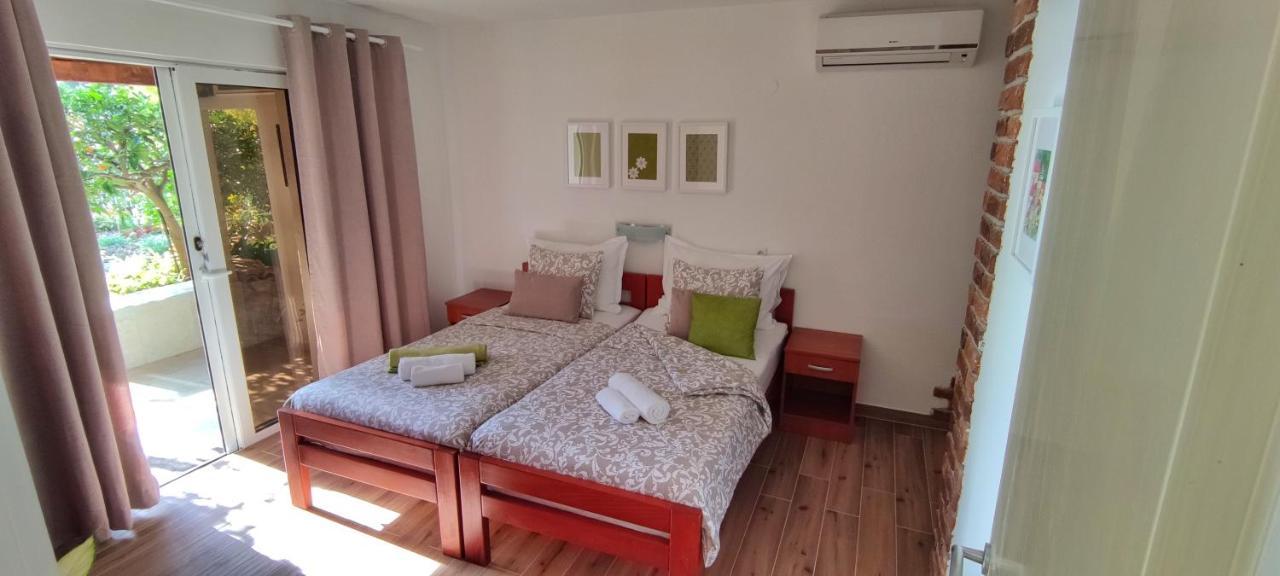 Apartments Mare Хвар Экстерьер фото