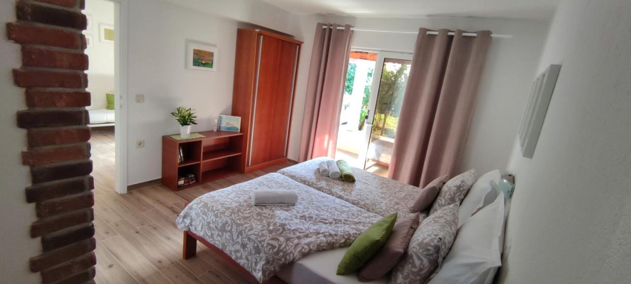 Apartments Mare Хвар Экстерьер фото
