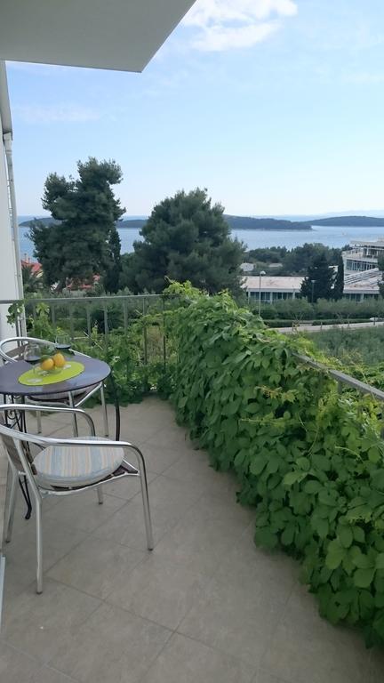 Apartments Mare Хвар Экстерьер фото