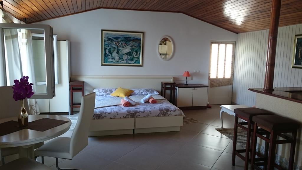 Apartments Mare Хвар Экстерьер фото