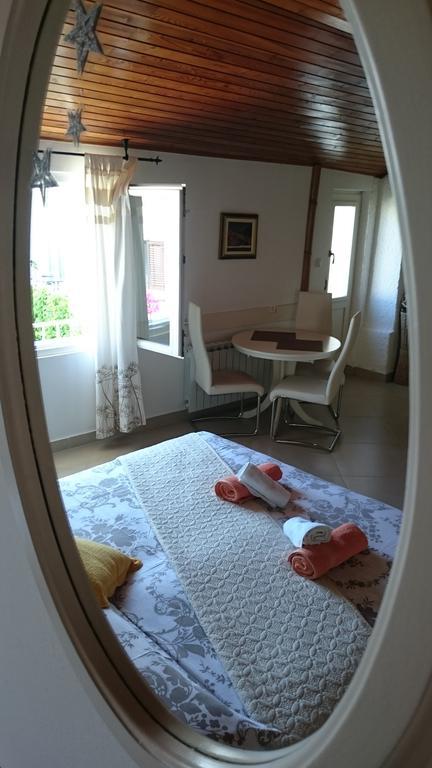 Apartments Mare Хвар Экстерьер фото