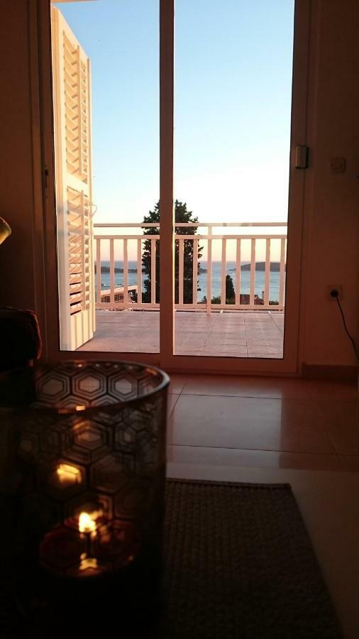 Apartments Mare Хвар Экстерьер фото