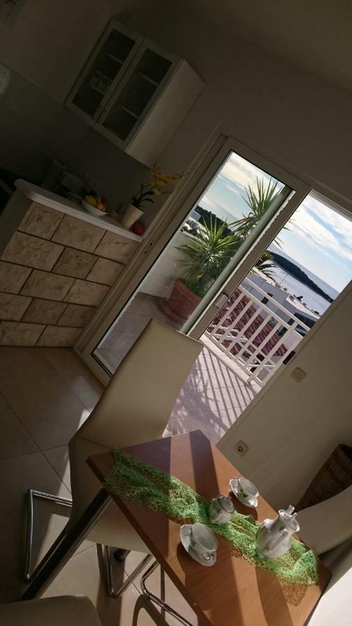Apartments Mare Хвар Экстерьер фото