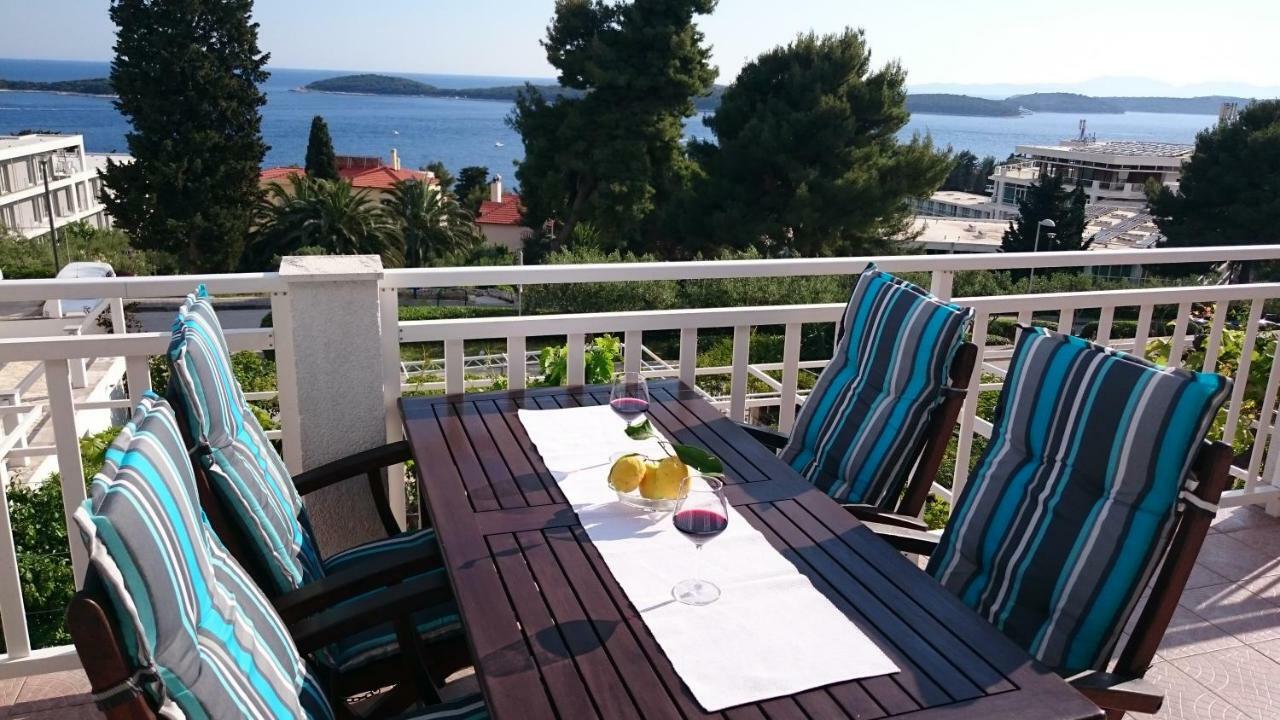 Apartments Mare Хвар Экстерьер фото