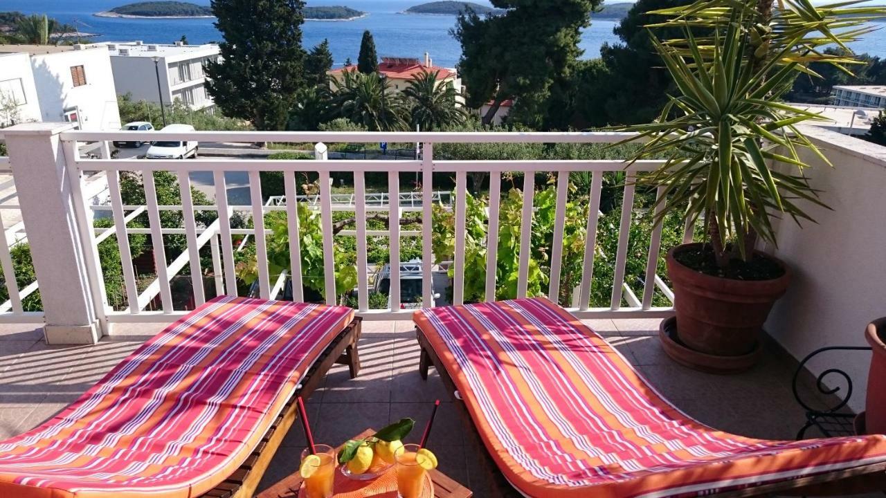 Apartments Mare Хвар Экстерьер фото